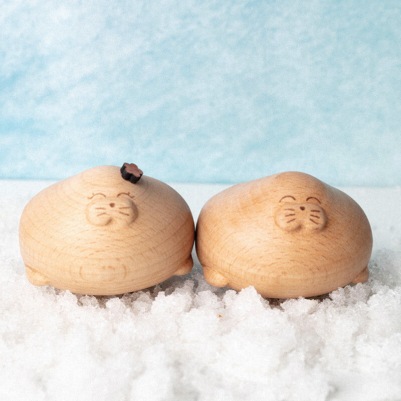 Chubby Wood Seal Couple With Magnets