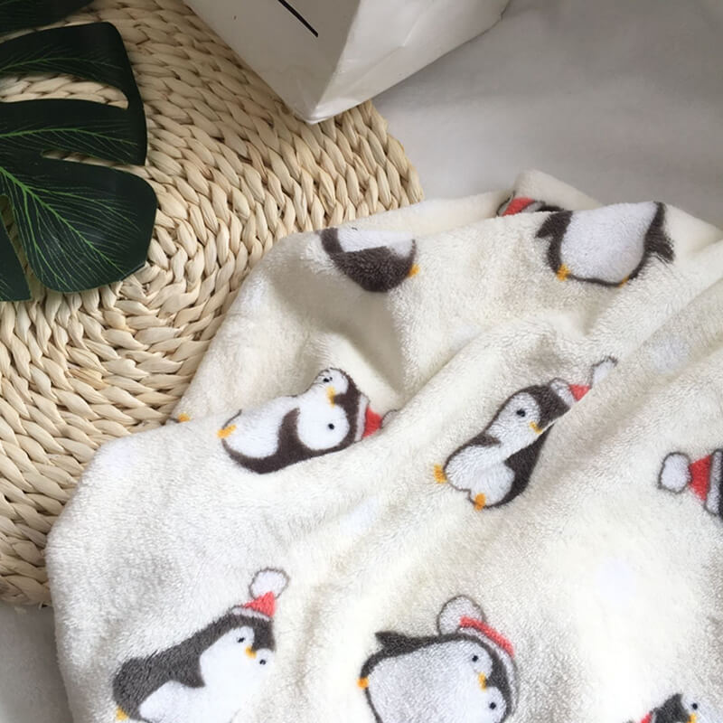 Soft Warm Penguin Print Bed Flannel Blanket For Nap