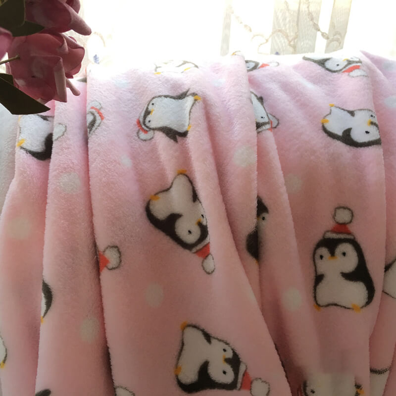 Soft Warm Penguin Print Bed Flannel Blanket For Nap
