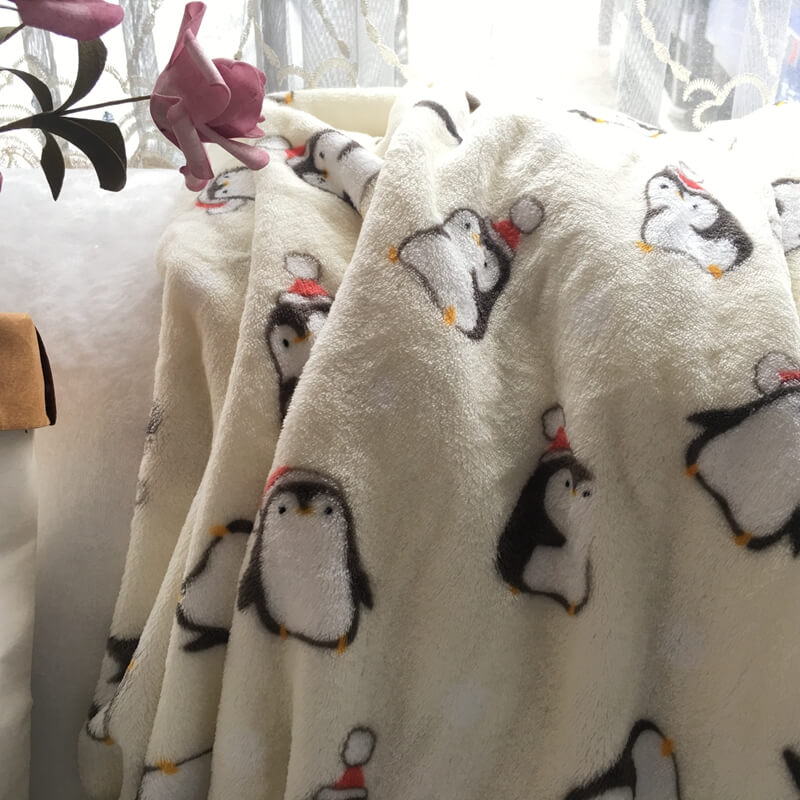 Soft Warm Penguin Print Bed Flannel Blanket For Nap